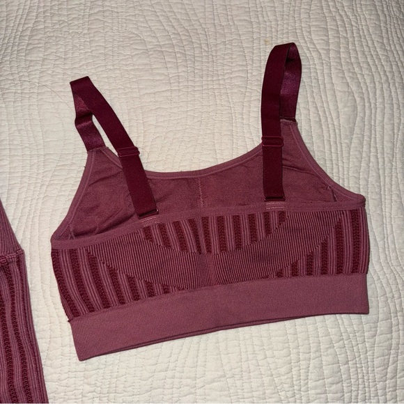 Fabletocs Maroon Small Set - Picture 4 of 6